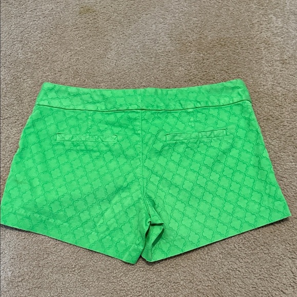 Lilly Pulitzer Vibrant Green Patterned Shorts - Picture 4 of 7